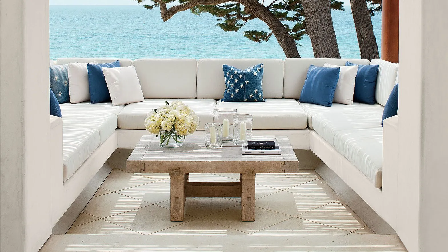 Are Outdoor Compression Sofas Suitable for Patios and Poolside Spaces?